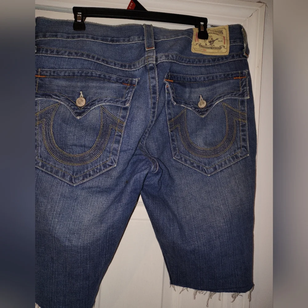 True Religion Distressed Blue Jean Shorts - Picture 1 of 13